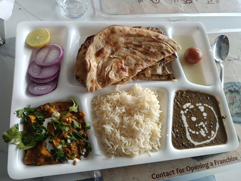 𝗛𝗮𝗻𝗱𝗶 𝗖𝗵𝗵𝗮𝗱𝗲𝘆𝗮𝗻 𝗗𝗶 -Best Restaurant in Vapi |North Indian Restaurant |Family Restaurant in Vapi - 𝗛𝗮𝗻𝗱𝗶 𝗖𝗵𝗵𝗮𝗱𝗲𝘆𝗮𝗻 𝗗𝗶 -Best Restaurant in Vapi |North Indian Restaurant |Family Restaurant in Vapi, Shop No. 108/109, Fortune Square, 2, road, above TBZ Jewellers, Chala, Daman, Vapi, Gujarat 396191, India