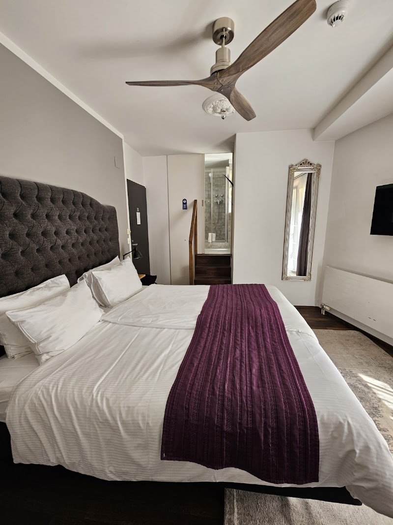 Boutique Hotel Weisses Kreuz - Boutique Hotel Weisses Kreuz Furrengasse 19, 6004 Luzern, Switzerland