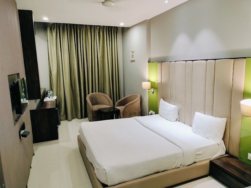 Hotel Kingsway-Luxury Hotel - Hotel Kingsway-Luxury Hotel Ring Road No.1 opposite State Bank of India Telibandha, Chowk, Mahaveer Nagar, Raipur, Chhattisgarh 492001, India