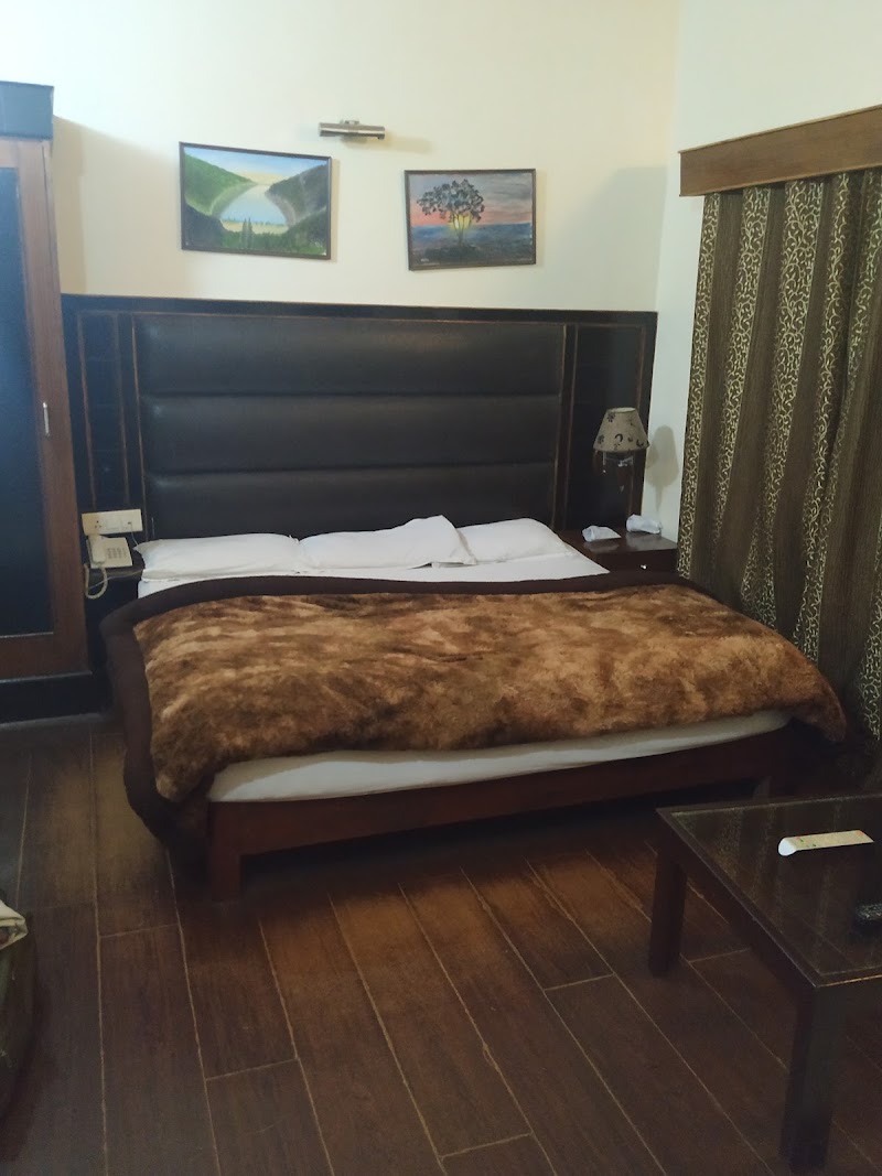 Hotel Mount N Mist Nainital - Hotel Mount N Mist Nainital, Kilarny Compund, Governor House Road, near Sherwood College, Ayarpatta, Slopes, Nainital, Uttarakhand 263001, India