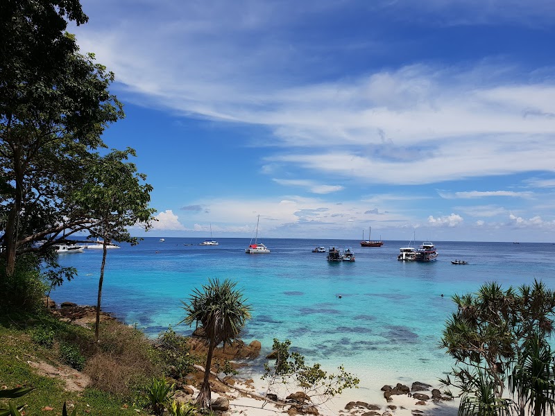Racha Yai Dive Spot - Racha Yai Dive Spot J94H+M32, Rawai, Mueang Phuket District, Phuket 83100, Thailand