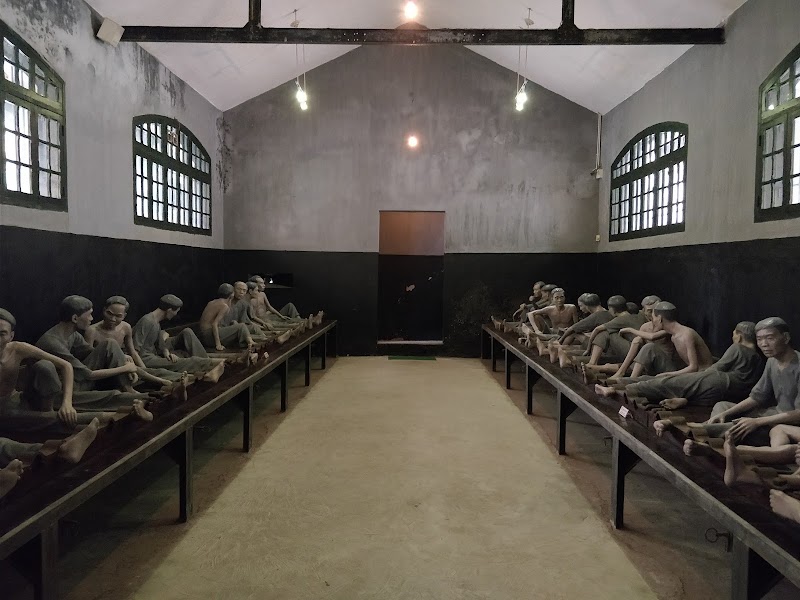 Hoa Lo Prison - Hoa Lo Prison 1 P. Hoả Lò, Trần Hưng Đạo, Hoàn Kiếm, Hà Nội, Vietnam