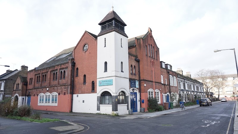 St Christopher's Church, Walworth - St Christopher's Church, Walworth, 80 Tatum St, London SE17 1QR, UK