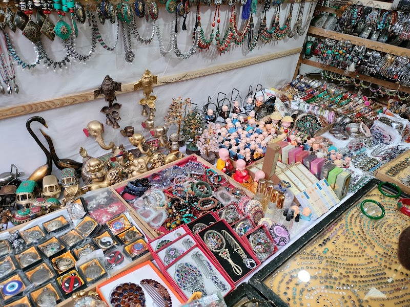 Tibetan refugee market - Tibetan refugee market, Tsas Soma Masjid, Leh, 194101