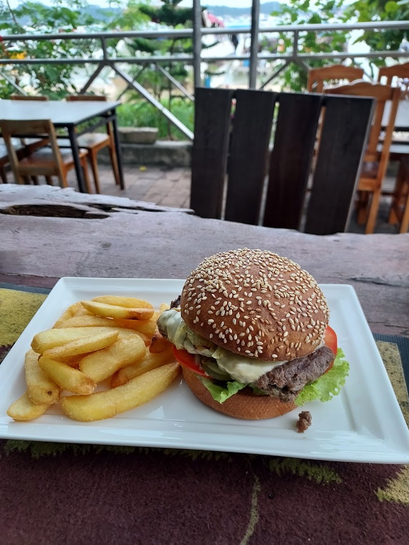 Chalong Pier Restaurant & Sports Bar - Chalong Pier Restaurant & Sports Bar, Sunrise Rd, Tambon Chalong, Amphoe Mueang Phuket, Chang Wat Phuket 83100, Thailand