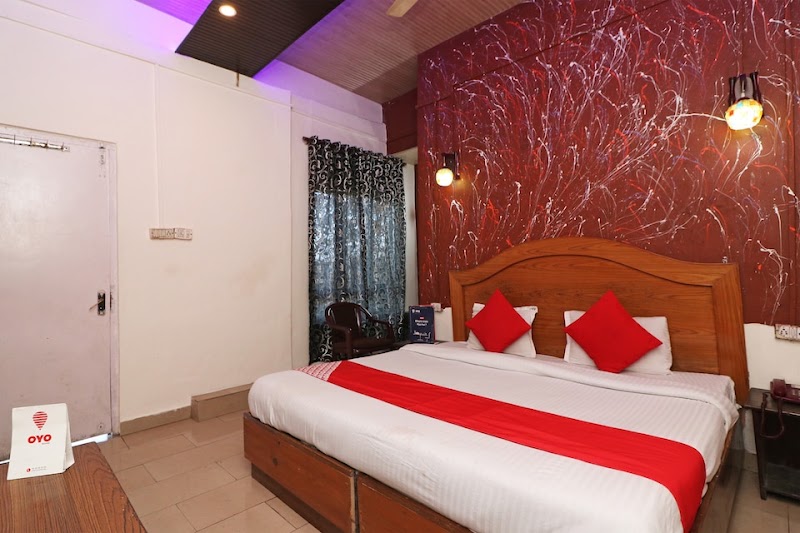 Collection O Hotel Deluxe Inn - Collection O Hotel Deluxe Inn Phase 1, Prateek Enclave, near Deluxe Plaza, Taj Nagari, Agra, Dhandhupura, Uttar Pradesh 282006, India