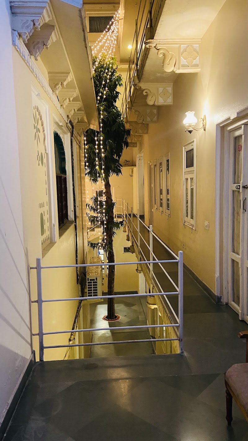 Hotel Aashiya Haveli - Hotel Aashiya Haveli On The Eastern Shore Of, Lake, 15,17-20, Lal Ghat Road, Old City, Pichola, Udaipur, Rajasthan 313004, India