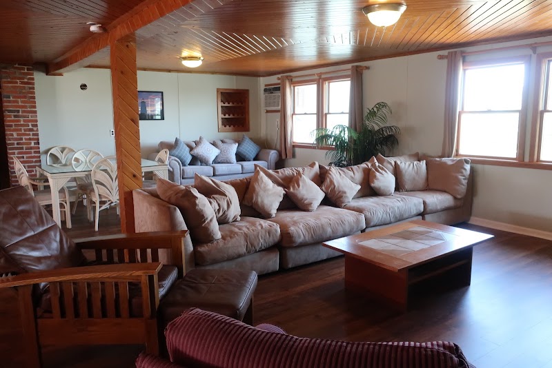 Blackbeard's Lodge - Blackbeard's Lodge, 111 Back Rd, Ocracoke, NC 27960, USA