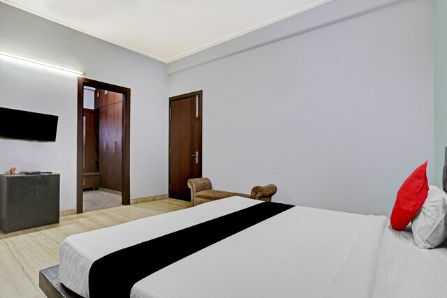 Collection O Corporate Stays - Collection O Corporate Stays G1, Mamura, Sector 71, Noida, Uttar Pradesh 201316, India
