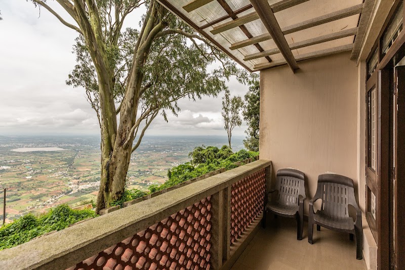 Hotel Mayura Pinetop - Nandi Betta - Hotel Mayura Pinetop - Nandi Betta Nandi Hills, Karnataka 562103, India