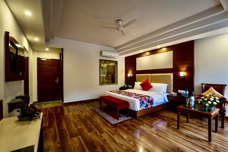 The Allure Grand – Riverside Resort & Spa - The Allure Grand – Riverside Resort & Spa Kh-198, Rohtang Road, Manali, Bashisht, Himachal Pradesh 175131, India