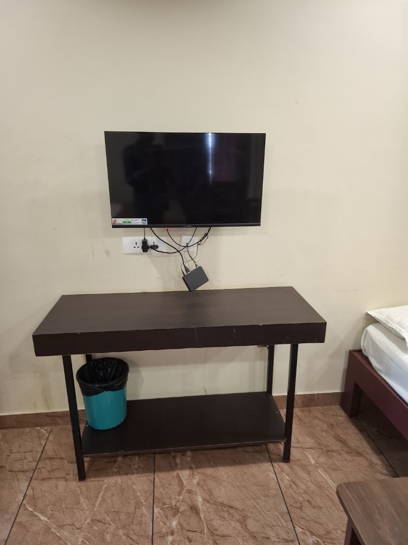 VR Grand Inn - VR Grand Inn main gate, G.N, T ROAD, opposite government medical College, beside A.C. SUBBA REDDY STADIUM, Lakeview Colony, Revenue Colony, Nellore, Andhra Pradesh 524004, India