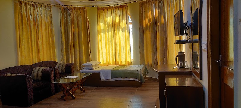 Hotel Golden Dreams - Hotel Golden Dreams, Palampur - Dharamshala Road, Sheela Chowk Dari, Fatehpur, Dari, Dharamshala, Hodal, Himachal Pradesh 176215, India