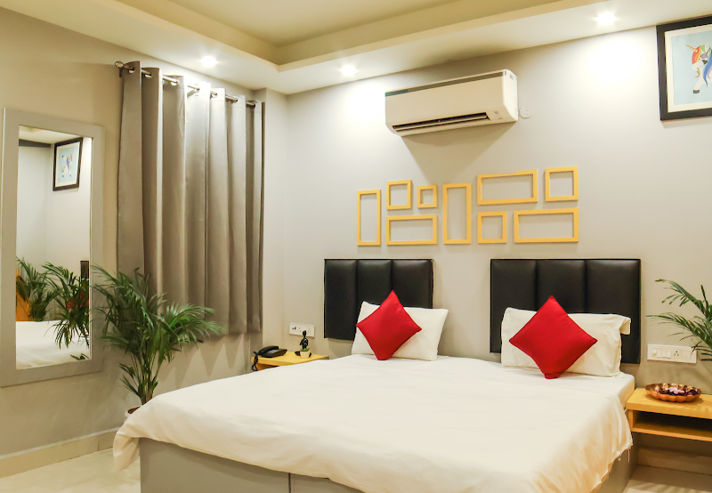 Housr Sector 38 - Housr Sector 38 232, near, bakhtawar chowk, Medicity, Islampur Colony, Sector 38, Gurugram, Haryana 122018, India