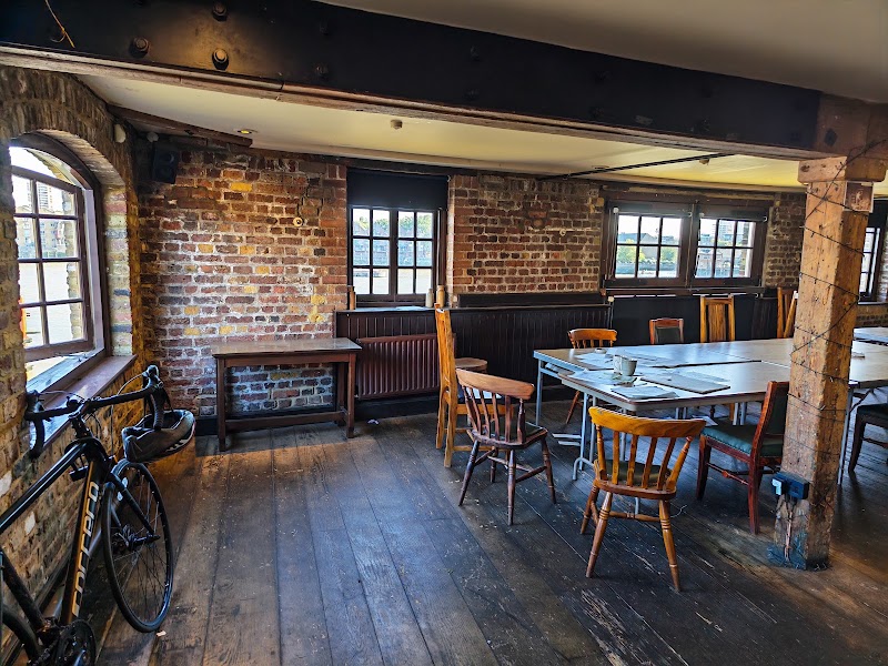 Captain Kidd - Captain Kidd 108 Wapping High St, London E1W 2NE, UK