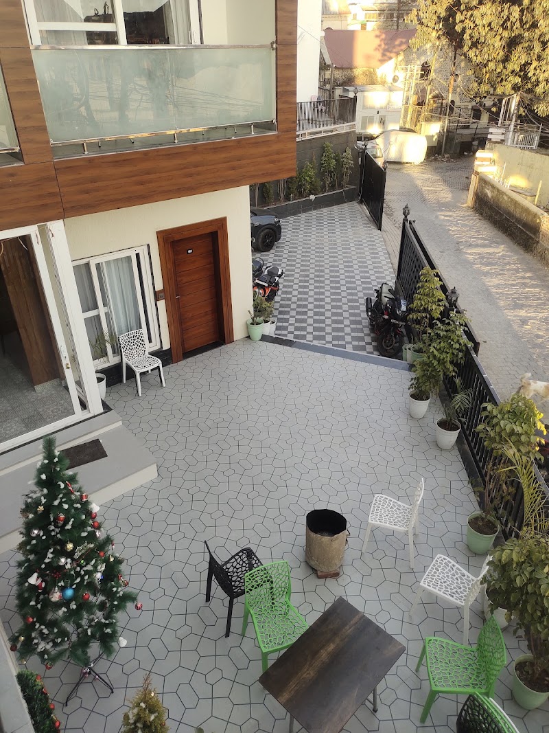 Hotel Regent Residency - Hotel Regent Residency Regent House, Kulri Bazar, The Mall Road, Mussoorie, Uttarakhand 248179, India