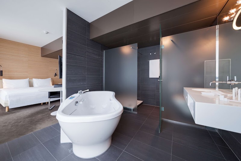 Radisson Blu Hotel, Lucerne - Radisson Blu Hotel, Lucerne Lakefront Centre, Inseliquai 12, 6005 Luzern, Switzerland