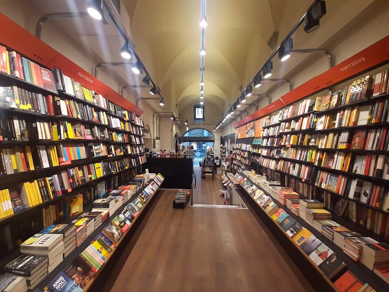 Giunti al Punto Librerie - Giunti al Punto Librerie, Via de' Guicciardini, 51/53/55 Rosso, 50125 Firenze FI, Italy