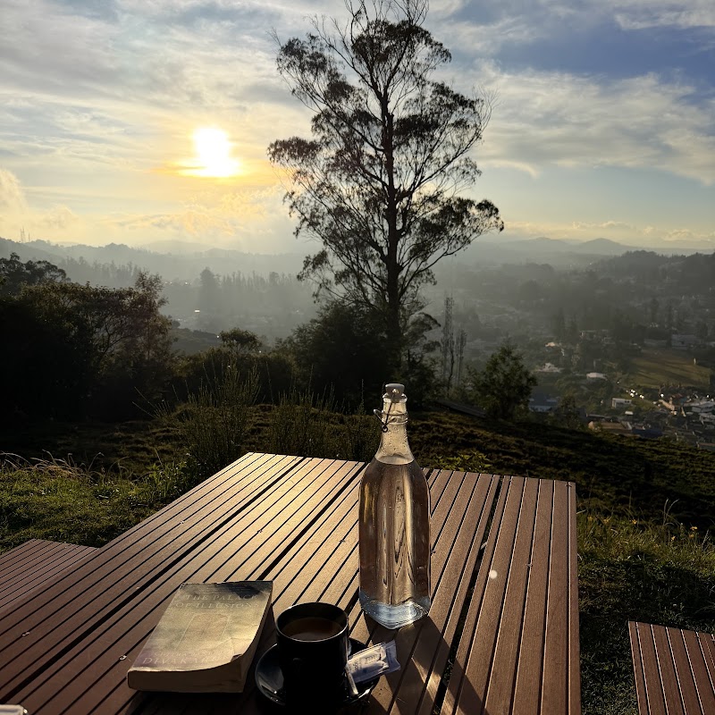 Cafe Sunset Boulevard - Cafe Sunset Boulevard Tiger Hl Rd, Thalayathimund, Ooty, Tamil Nadu 643001, India