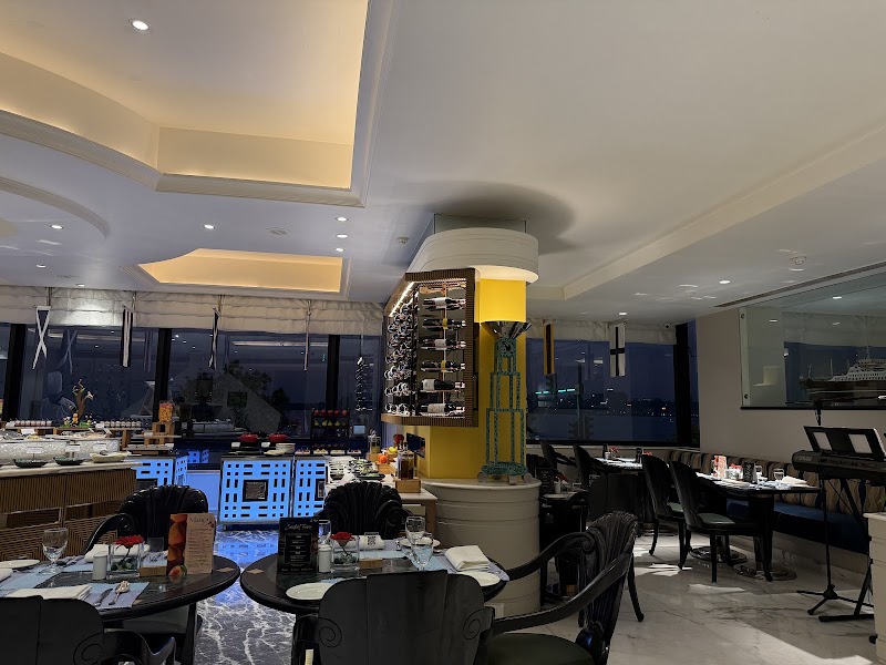 The Bay View - The Bay View Hotel Marine Plaza, 29 Marine Drive, 2nd Cross Rd, Churchgate, Mumbai, Maharashtra 400020, India