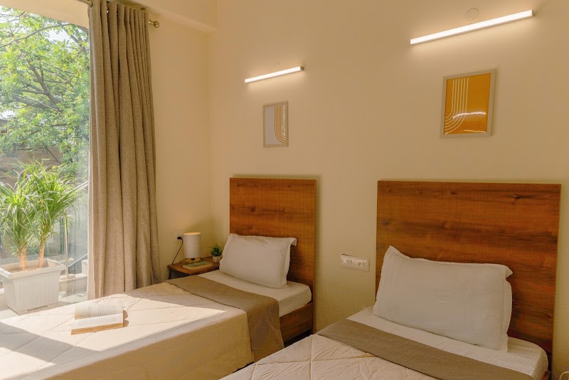 Uniliv Oak - Girls PG in Saket - Uniliv Oak - Girls PG in Saket B-7, opposite GYAN BHARATI SCHOOL, Ashok Vihar, Saket, Delhi, New Delhi, Delhi 110017, India