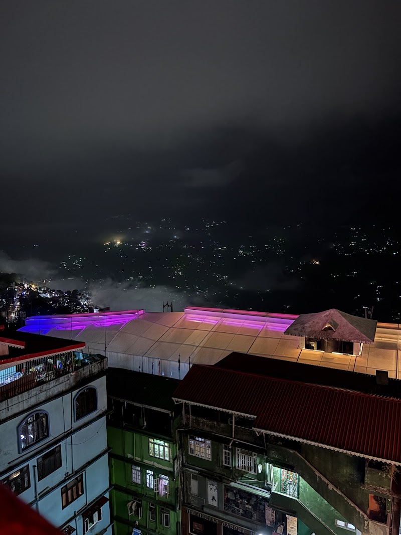Anola Restaurant, Roof Tof (Above The Coffee Shop) - Anola Restaurant, Roof Tof (Above The Coffee Shop) New Market - Lal Market Road, 8JG6+9P6, Mahatma Gandhi Marg, Vishal Gaon, Gangtok, Sikkim 737101, India