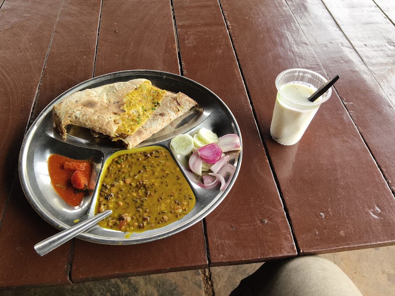 Guru Nanak Dhaba - Guru Nanak Dhaba, 44CP+98W, Mumbai - Kolkata Hwy, Thekwa, Chhattisgarh 491443, India