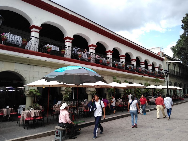 Zócalo de la Ciudad de Oaxaca (Plaza de La Constitución) - Zócalo de la Ciudad de Oaxaca (Plaza de La Constitución) Portal del Palacio, Centro, 68000 Oaxaca de Juárez, Oax., Mexico