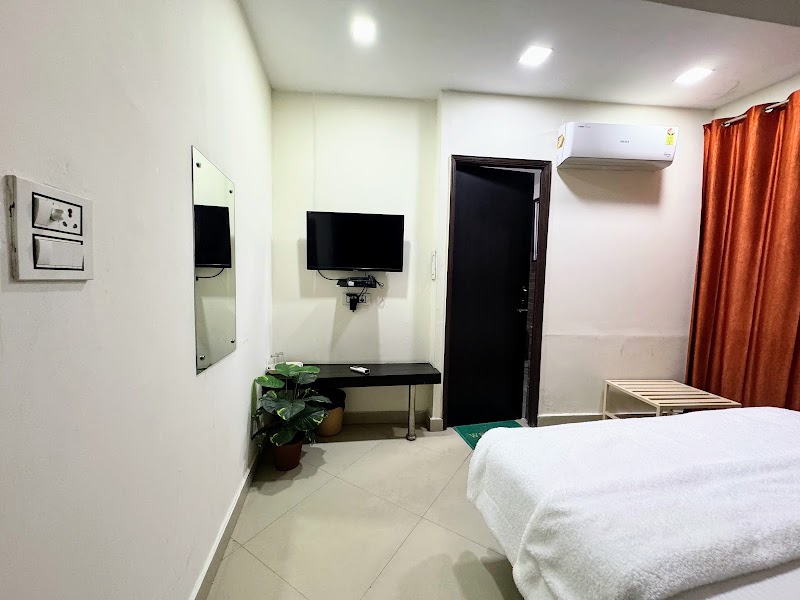 Backpacker's Nest Hotel - Backpacker's Nest Hotel, Near R S Towers, Hall Bazar, Katra Ahluwalia, Amritsar, Punjab 143006, India