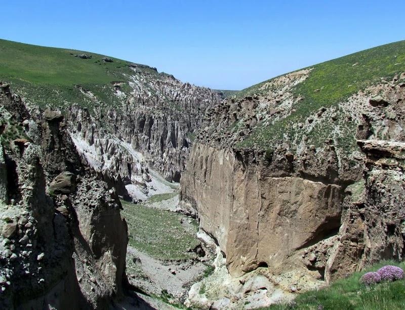 Shirvan Canyon - Shirvan Canyon, 8RVQ+887, Meshginshahr, Ardabil Province, Iran