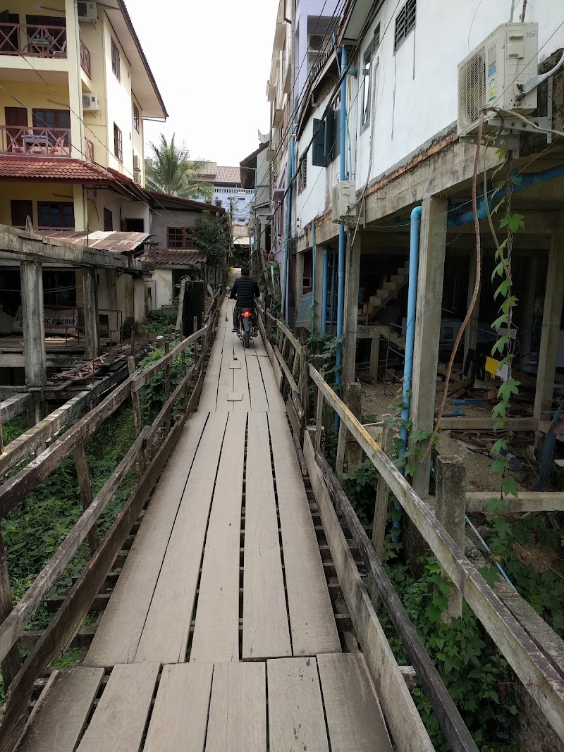 MANY RIVERSIDE Guesthouse - MANY RIVERSIDE Guesthouse, Nam Song River, WCHW+3H2, Vang Vieng, Laos