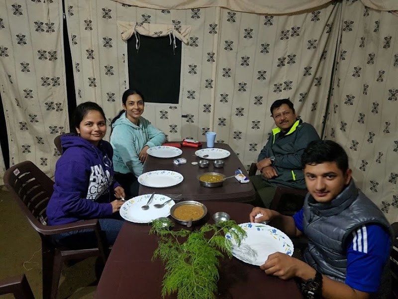 Blue Poppy Swiss Cottage camps - Blue Poppy Swiss Cottage camps Helipad Ground, Ghangaria, Uttarakhand 246443, India