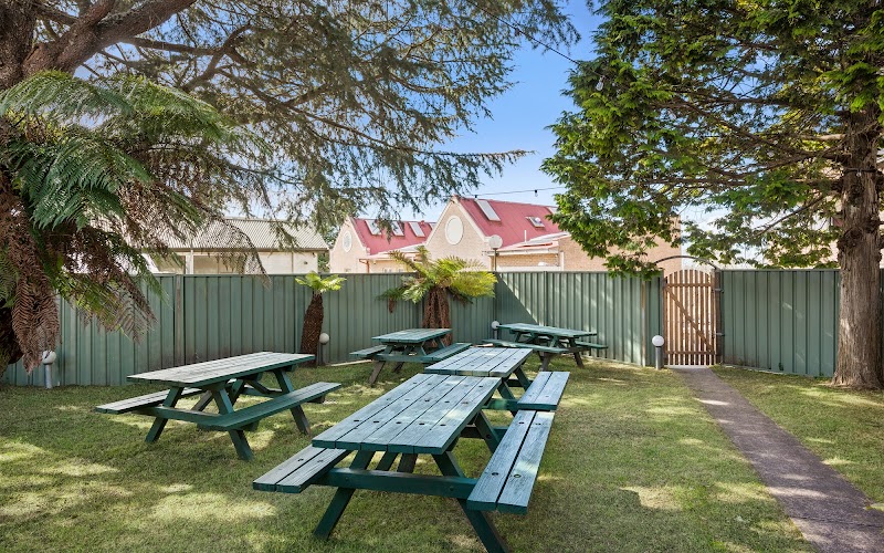 Blue Mountains Heritage Motel - Blue Mountains Heritage Motel 218-224 Katoomba St, Katoomba NSW 2780, Australia
