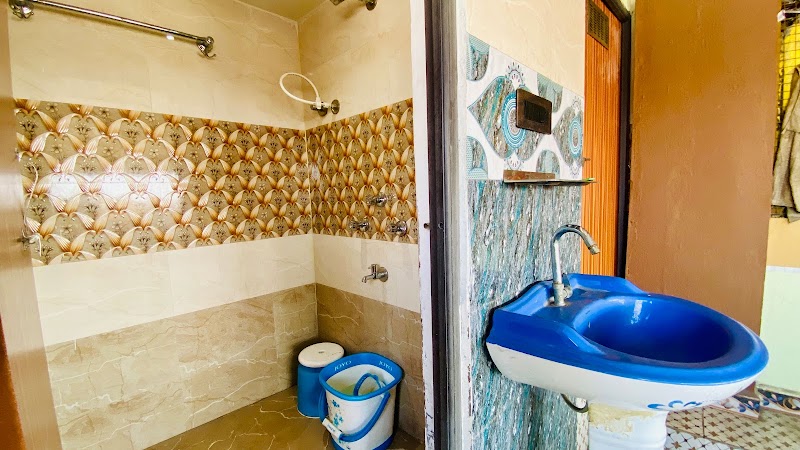 Hotel Manoram - Hotel Manoram 115/15, Mali Ka Bagicha, Gadha Puliya, Hanuman Naka, Bheru, Ujjain, Madhya Pradesh 456010, India
