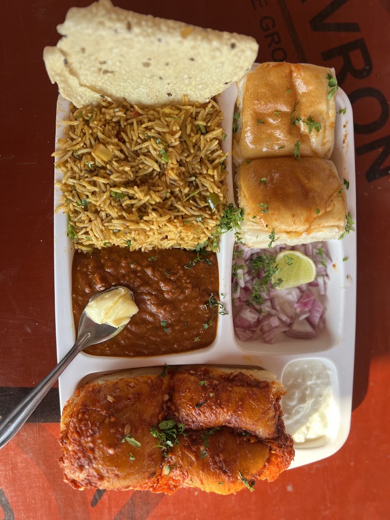 Stomach House - Stomach House Shack no .1, Juhu Tara Rd, near Novotel hotel, Juhu Beach, Vile parle, Mumbai, Maharashtra 400049, India