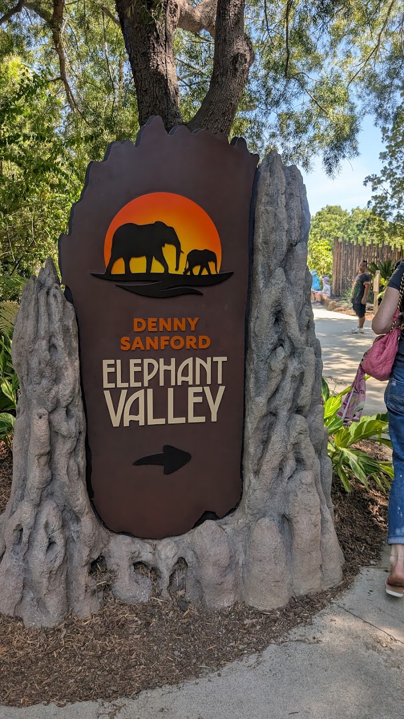 Elephant Valley - Elephant Valley San Diego Zoo Safari Park, 15500 San Pasqual Valley Rd, Escondido, CA 92027, USA