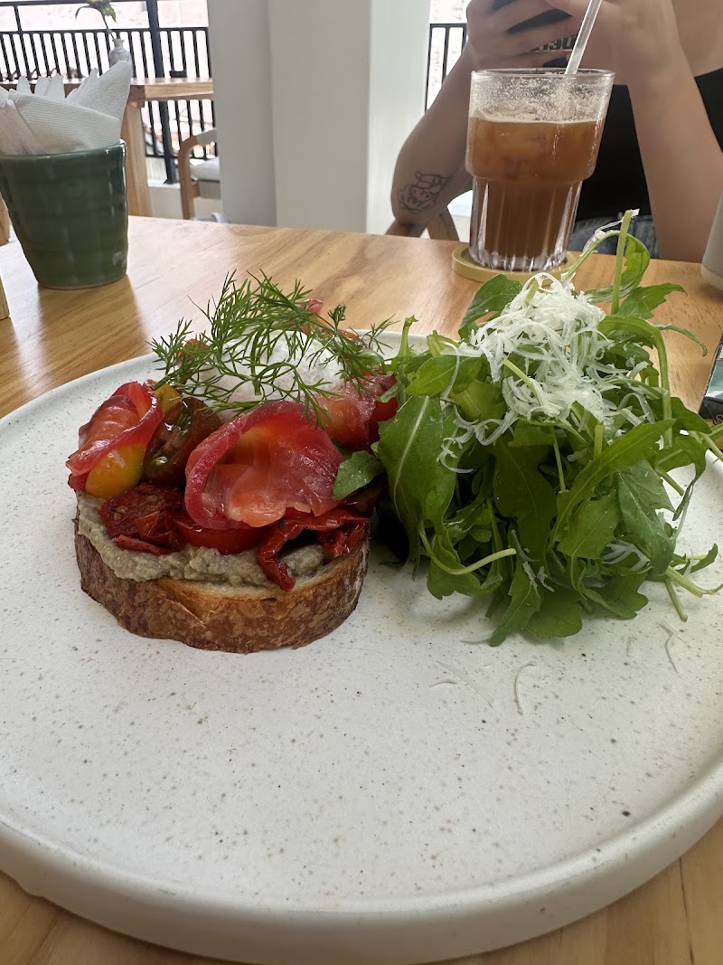 La Ombra - Mediterranean Café & Dining - La Ombra - Mediterranean Café & Dining, 127/11 Nguyễn Thiện Thuật, Nha Trang, Khánh Hòa 57106, Vietnam