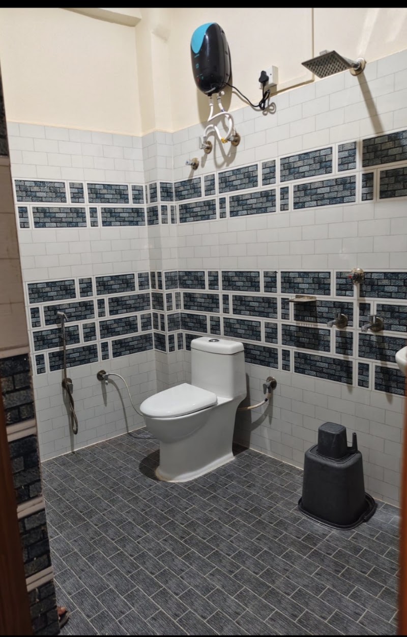 De Classico Hotel - De Classico Hotel, R53X+96R Govind Kripa 3, 4/89, Nirmochan Chauraha Rd, opp. Barai Mandir, Tulsi Nagar, Ayodhya, Uttar Pradesh 224123, India