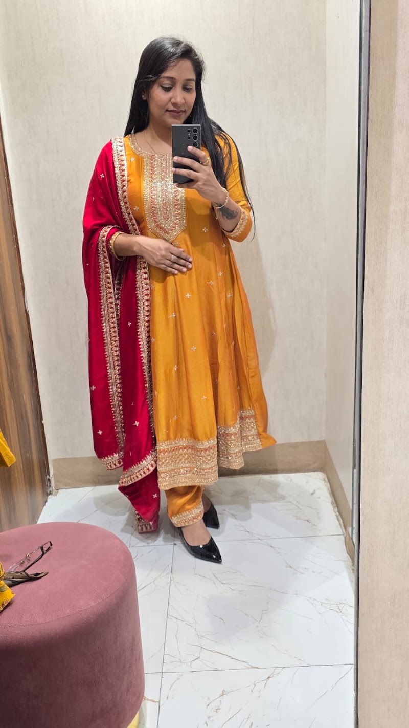 Qurbat - City Centre Mall - Qurbat - City Centre Mall Shop No. UG-17, City Centre, Metro Station, Mall, Mehrauli-Gurgaon Rd, Sector 28, Maruti Housing Colony, Gurugram, Haryana 122009, India