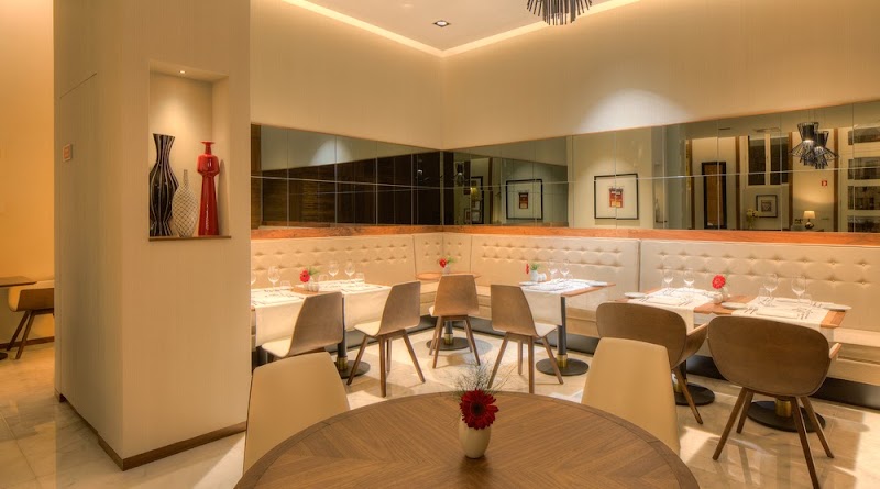 Hotel NH Collection Porto Batalha - Hotel NH Collection Porto Batalha, Praça da Batalha 60, 4000-171 Porto, Portugal