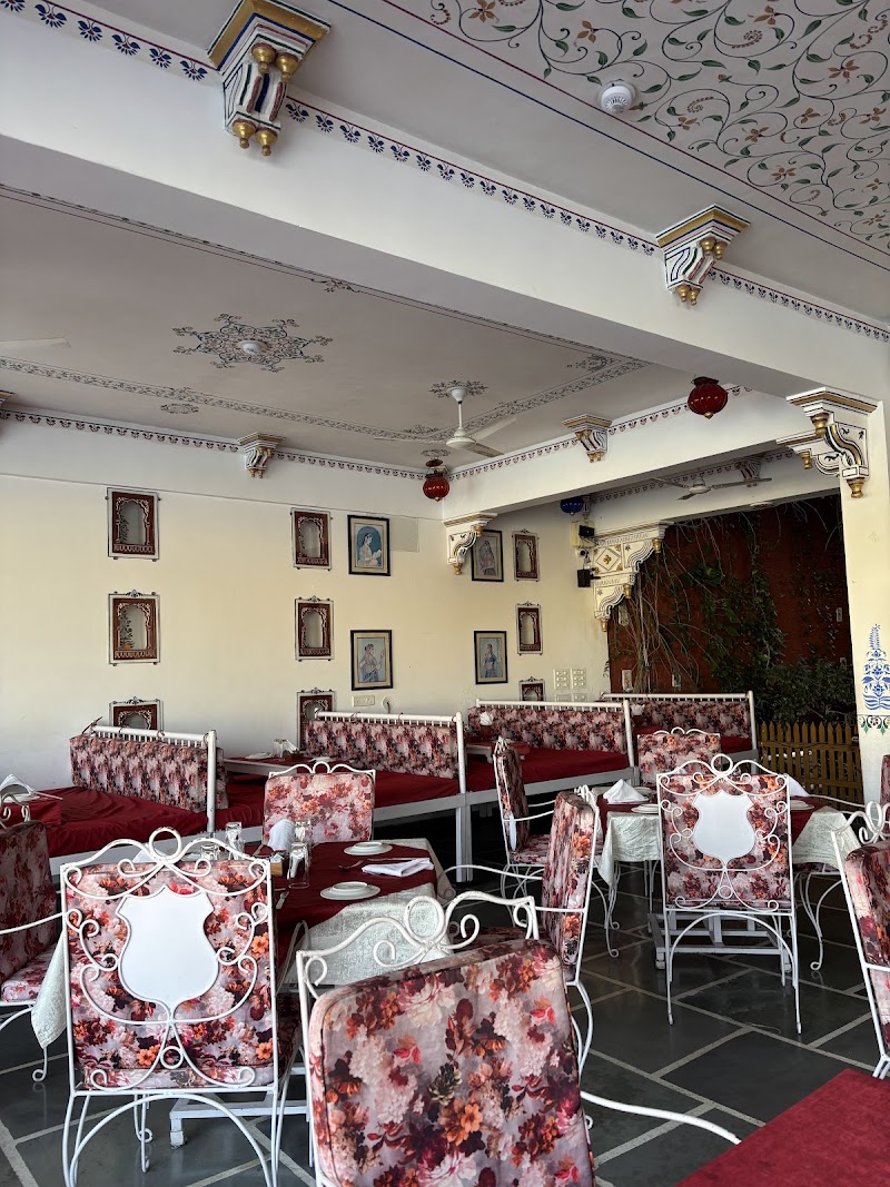 Restaurant Harigarh - Restaurant Harigarh Ambrai Rd, Outside Chandpole, Hanuman Ghat, Ambamata, Udaipur, Rajasthan 313004, India