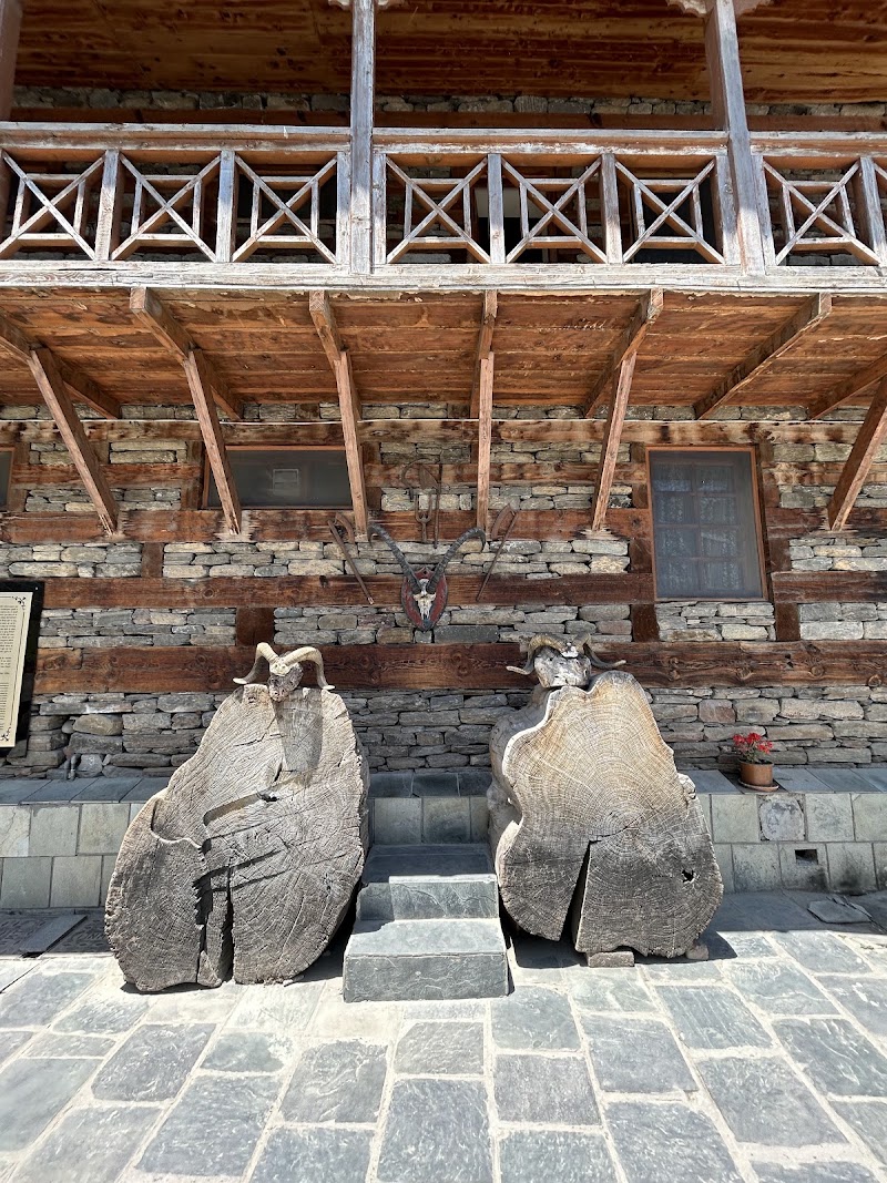 Naggar Castle - Naggar Castle Patlikuhal - Naggar Rd, Patlikuhal, Naggar, Himachal Pradesh 175130, India