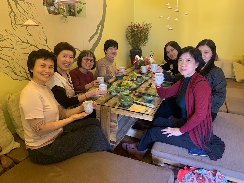 Om Hanoi: Yoga & Cafe
