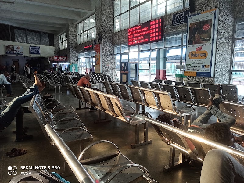 BANDRA TERMINUS - BANDRA TERMINUS, 3R6R+QF4, Bandra Terminus, Naupada, Bandra West, Mumbai, Maharashtra 400051, India