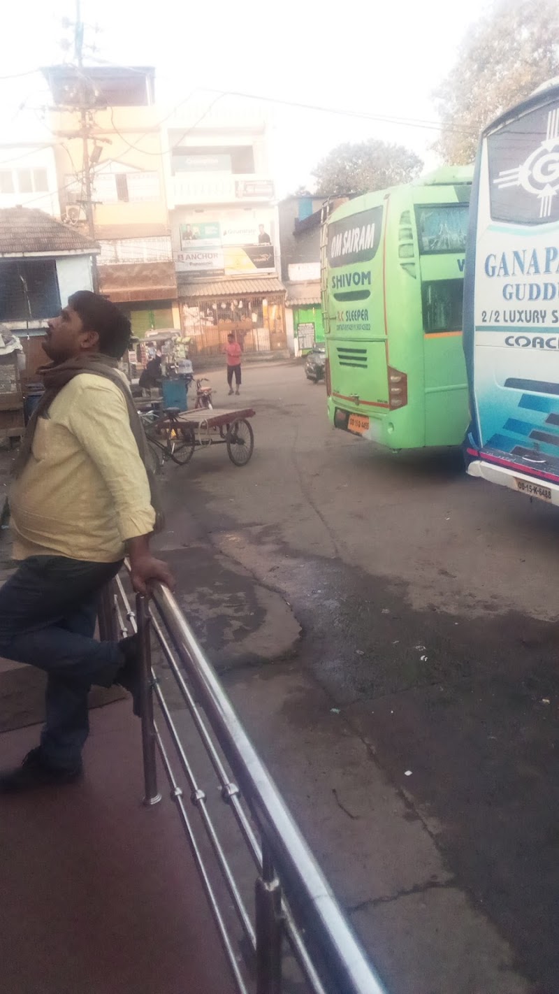 Burla Bus Stand - Burla Bus Stand, FVWJ+VWX, Burla, Odisha 768017, India