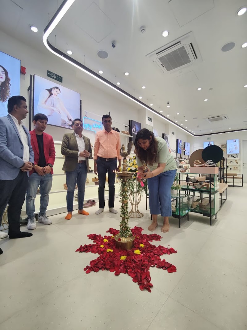 CATWALK _ L&T Mall Punjagutta Hyd. - CATWALK _ L&T Mall Punjagutta Hyd., L&T Mall Punjagutta Hyderabad Catwalk Worldwide Pvt. Ltd Shop No 29, L3 2nd Floor, Ward No. 89, L&T Mall Next Galleria, Nagarjuna Hills, Punjagutta, Hyderabad, Telangana 500082, India