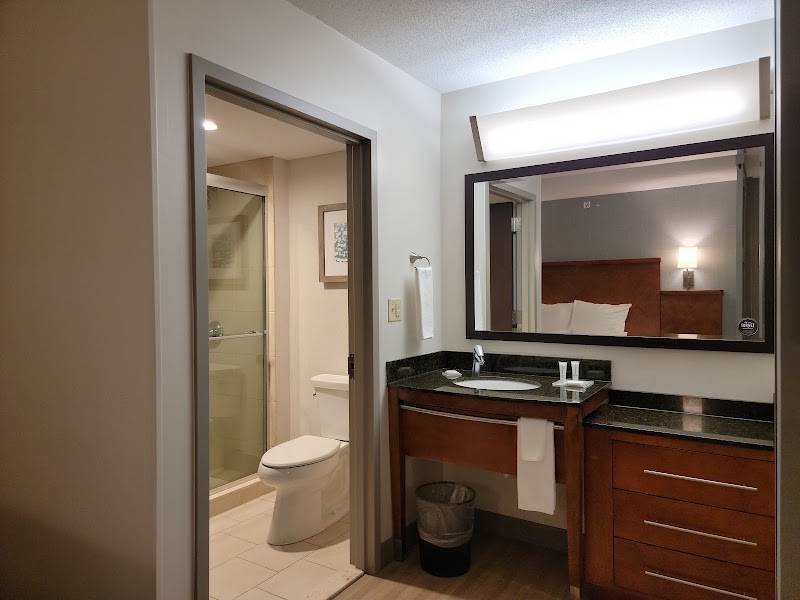 Hyatt Place Long Island/East End - Hyatt Place Long Island/East End 451 E Main St, Riverhead, NY 11901, USA
