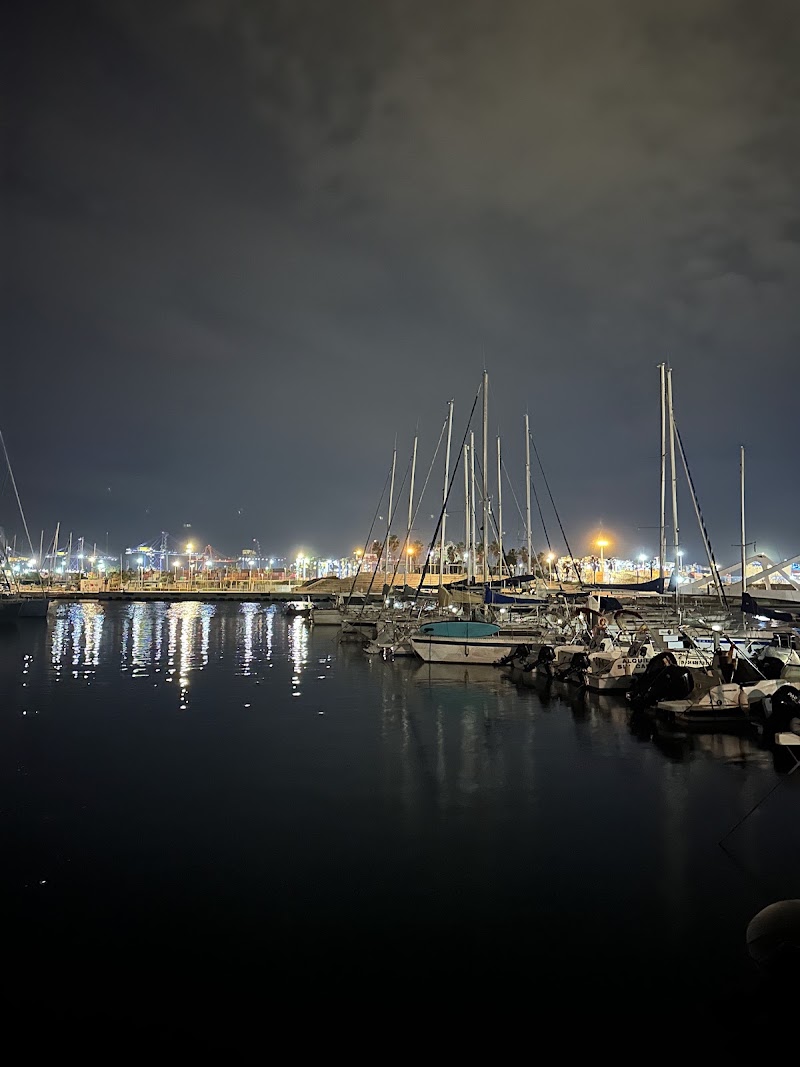Velas Blancas Club - Velas Blancas Club Marina Valencia Mar, Camino del Canal, 91, 46024 València, Valencia, Spain