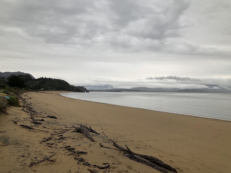 Ligar Bay Baches - Self Contained Holiday Accommodation, Golden Bay - Ligar Bay Baches - Self Contained Holiday Accommodation, Golden Bay 1118 and 1120, Abel Tasman Drive, Ligar Bay, Golden Bay 7183, New Zealand