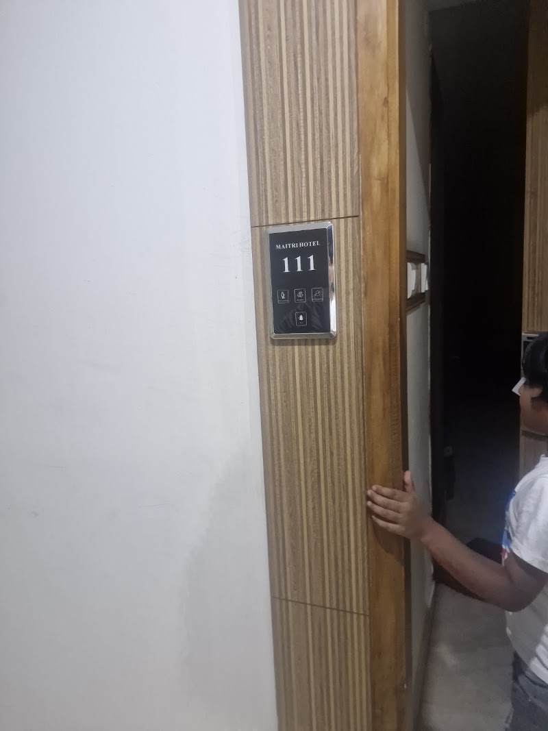 Hotel Maitri - Hotel Maitri, No-1 , First Floor, Deshika Rd, near Jagan Mohan Palace Road, Devaraja Mohalla, Chamrajpura, Mysuru, Karnataka 570004, India